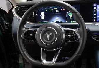 Подержанный автомобиль Voyah Free 2023 года (17 фото)