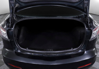 Подержанный автомобиль Mazda 3 Sedan 2012 года (16 фото)