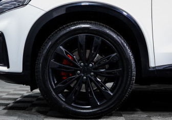 Подержанный автомобиль Geely Tugella 2023 года (15 фото)