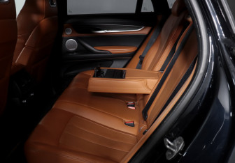 Подержанный автомобиль BMW X6 M 2018 года (10 фото)