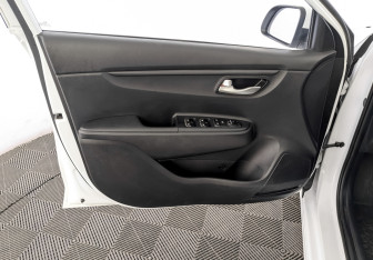 Подержанный автомобиль Kia Rio Sedan 2020 года (19 фото)