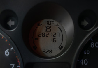 Подержанный автомобиль Nissan X-Trail 2009 года (12 фото)