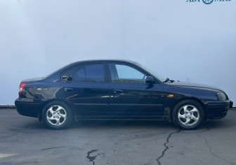Подержанный автомобиль Hyundai Elantra Sedan 2005 года (4 фото)