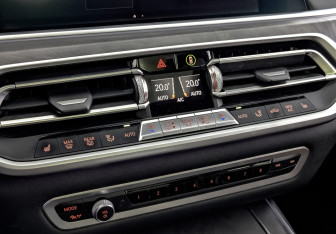 Подержанный автомобиль BMW X7 2020 года (21 фото)