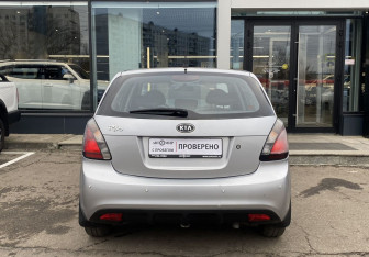 Подержанный автомобиль Kia Rio Hatchback 2009 года (6 фото)