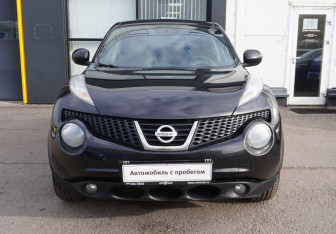 Подержанный автомобиль Nissan Juke 2013 года (2 фото)