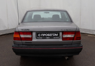 Подержанный автомобиль Volvo 940 Sedan 1992 года (5 фото)