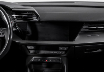 Подержанный автомобиль Audi A3 Hatchback 2021 года (13 фото)