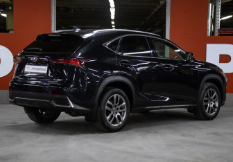 Подержанный автомобиль Lexus NX 2018 года (5 фото)