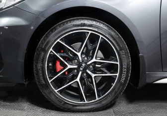 Подержанный автомобиль Kia Optima Sedan 2019 года (9 фото)