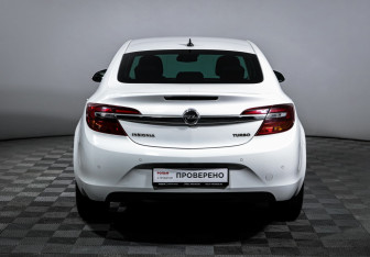 Подержанный автомобиль Opel Insignia Sedan 2014 года (6 фото)