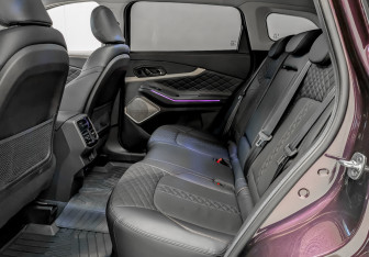 Подержанный автомобиль Exeed TXL 2023 года (12 фото)