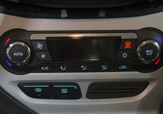 Подержанный автомобиль Ford Focus Hatchback 2013 года (13 фото)
