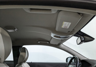 Подержанный автомобиль Volvo C30 2011 года (23 фото)