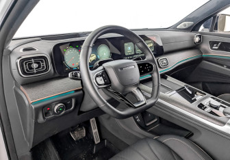 Подержанный автомобиль Jaecoo J8 2024 года (16 фото)