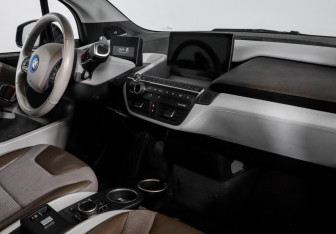 Подержанный автомобиль BMW i3 2018 года (2 фото)