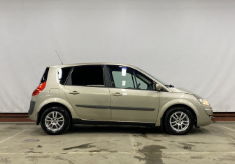 Подержанный автомобиль Renault Scenic 2007 года (4 фото)