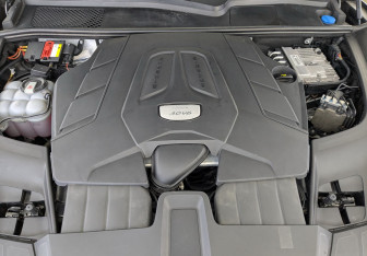 Подержанный автомобиль Porsche Cayenne 2018 года (13 фото)