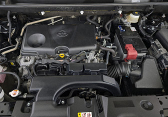 Подержанный автомобиль Toyota RAV4 2020 года (9 фото)