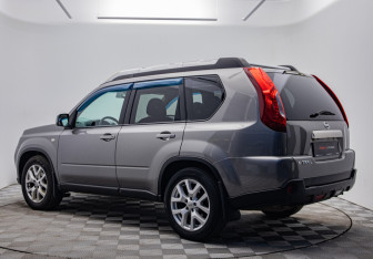 Подержанный автомобиль Nissan X-Trail 2014 года (3 фото)