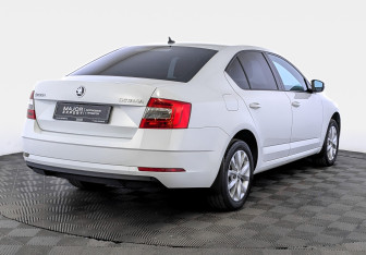 Подержанный автомобиль Skoda Octavia Liftback 2018 года (5 фото)
