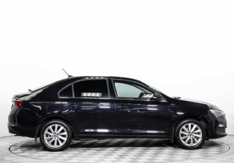 Подержанный автомобиль Skoda Rapid Liftback 2022 года (4 фото)