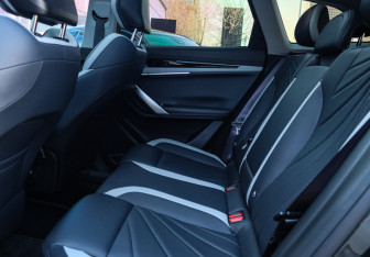 Подержанный автомобиль Geely Atlas 2024 года (8 фото)