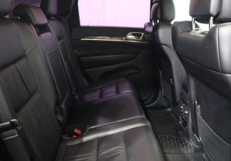 Подержанный автомобиль Jeep Grand Cherokee 2012 года (23 фото)
