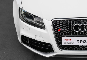 Подержанный автомобиль Audi RS 5 Coupe 2011 года (27 фото)