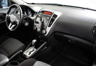 Подержанный автомобиль Kia Ceed Wagon 2012 года (9 фото)