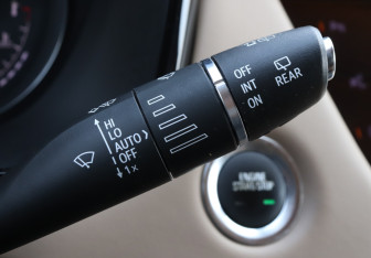 Подержанный автомобиль Cadillac XT5 2021 года (26 фото)