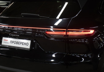 Подержанный автомобиль Porsche Cayenne 2019 года (25 фото)