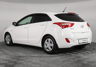 Подержанный автомобиль Hyundai i30 Hatchback 2012 года (7 фото)