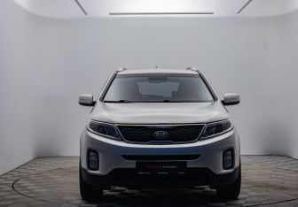 Подержанный автомобиль Kia Sorento 2013 года (8 фото)