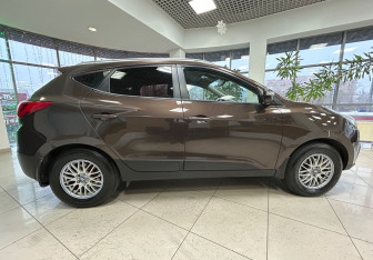 Подержанный автомобиль Hyundai ix35 2012 года (4 фото)
