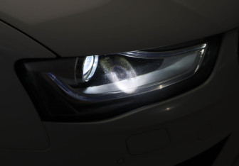 Подержанный автомобиль Audi A4 Sedan 2014 года (27 фото)