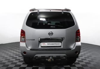 Подержанный автомобиль Nissan Pathfinder 2010 года (6 фото)