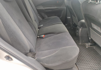 Подержанный автомобиль Hyundai Tucson 2008 года (11 фото)