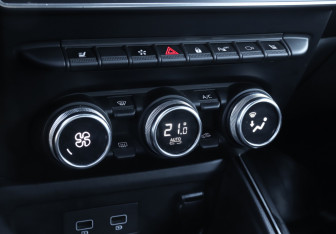 Подержанный автомобиль Renault Arkana 2019 года (18 фото)