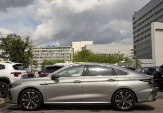 Подержанный автомобиль Chery Arrizo 8 2023 года (6 фото)