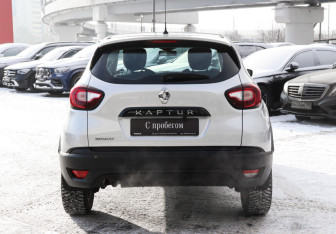 Подержанный автомобиль Renault Kaptur 2018 года (6 фото)