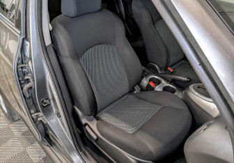 Подержанный автомобиль Nissan Juke 2015 года (22 фото)