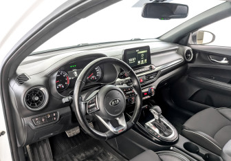 Подержанный автомобиль Kia Cerato Sedan 2020 года (16 фото)