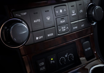 Подержанный автомобиль Toyota Highlander 2012 года (18 фото)