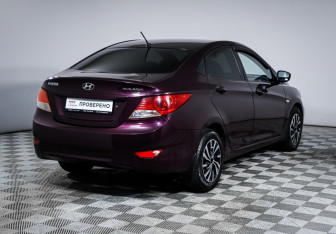 Подержанный автомобиль Hyundai Solaris Sedan 2013 года (5 фото)