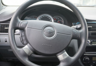 Подержанный автомобиль Chevrolet Lacetti Sedan 2008 года (14 фото)