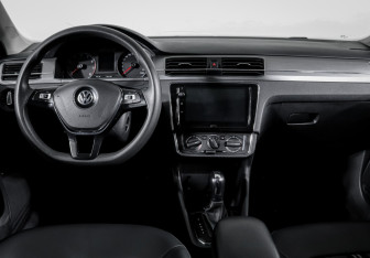 Подержанный автомобиль Volkswagen Santana 2022 года (12 фото)