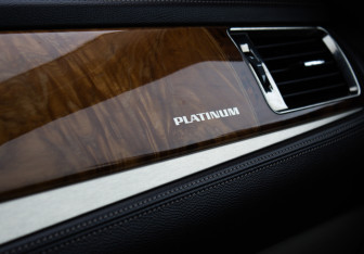 Подержанный автомобиль Cadillac Escalade Suv 2010 года (24 фото)