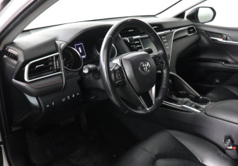 Подержанный автомобиль Toyota Camry Sedan 2020 года (9 фото)