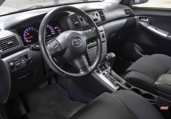Подержанный автомобиль Toyota Corolla Sedan 2006 года (16 фото)